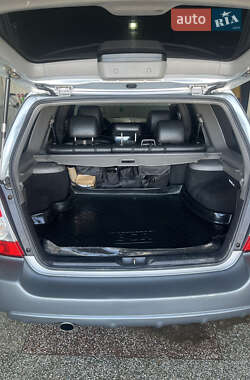 Внедорожник / Кроссовер Subaru Forester 2006 в 
