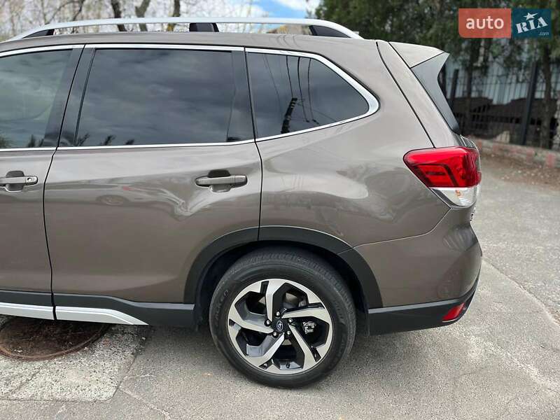 Позашляховик / Кросовер Subaru Forester 2022 в Києві