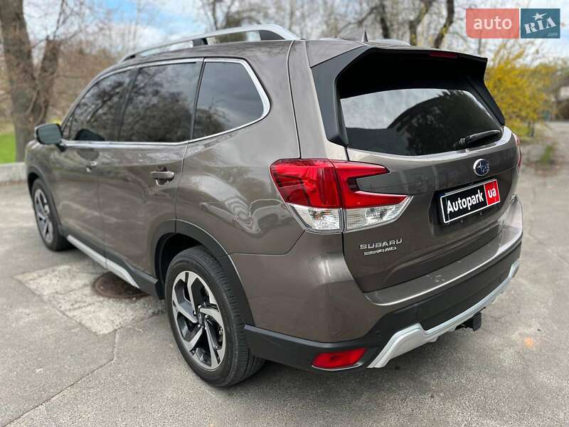 Позашляховик / Кросовер Subaru Forester 2022 в Києві