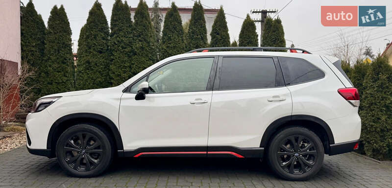 Внедорожник / Кроссовер Subaru Forester 2021 в Киеве