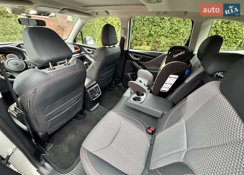 Внедорожник / Кроссовер Subaru Forester 2021 в Киеве