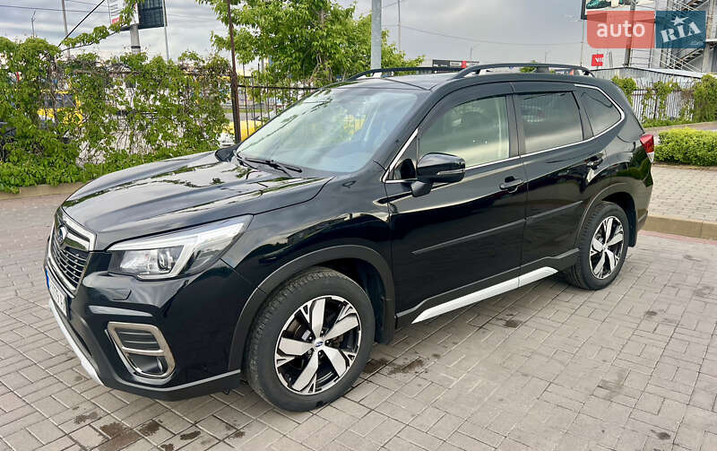 Внедорожник / Кроссовер Subaru Forester 2018 в 