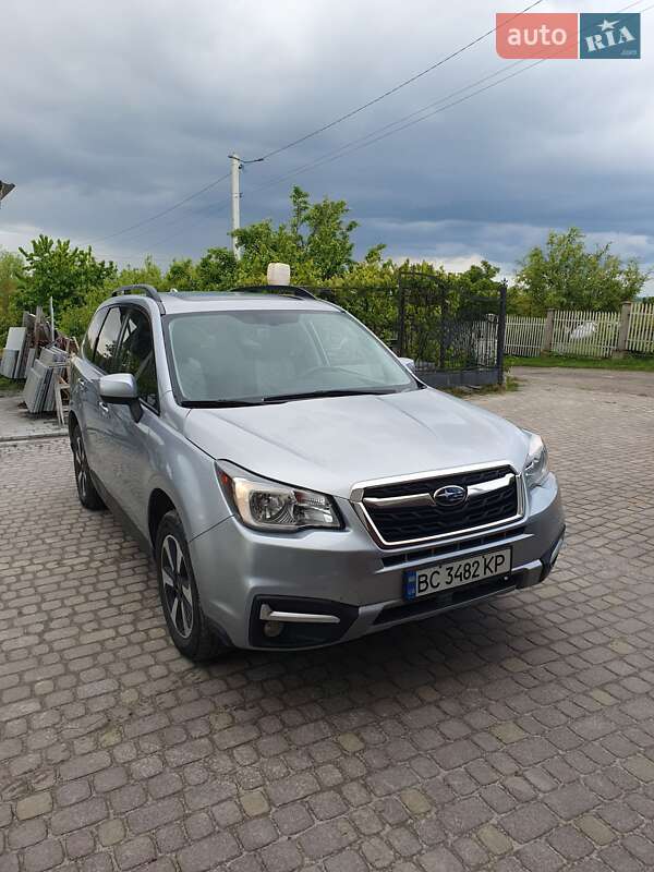 Внедорожник / Кроссовер Subaru Forester 2018 в 