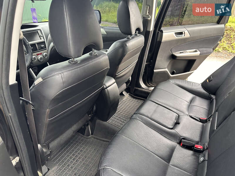 Позашляховик / Кросовер Subaru Forester 2010 в Києві