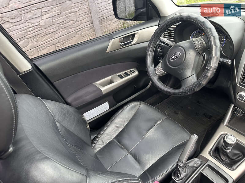 Позашляховик / Кросовер Subaru Forester 2010 в Києві