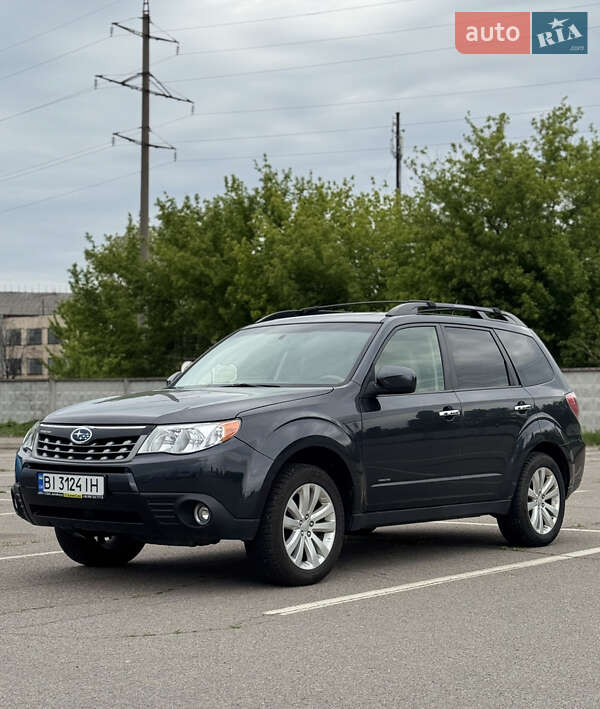 Внедорожник / Кроссовер Subaru Forester 2012 в 