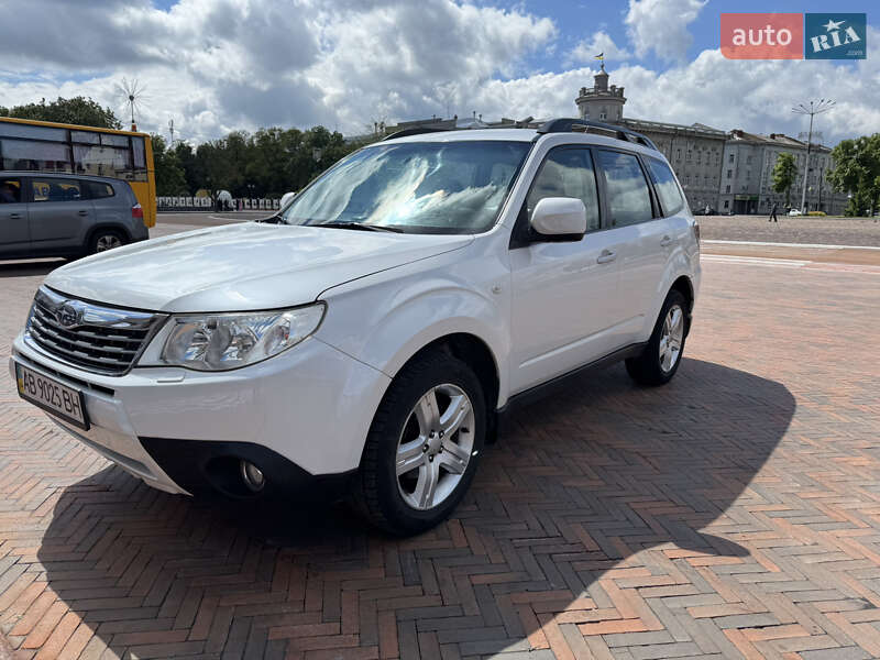 Внедорожник / Кроссовер Subaru Forester 2010 в 