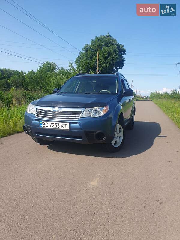 Внедорожник / Кроссовер Subaru Forester 2010 в 