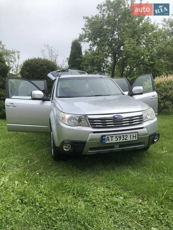 Внедорожник / Кроссовер Subaru Forester 2010 в Коломые