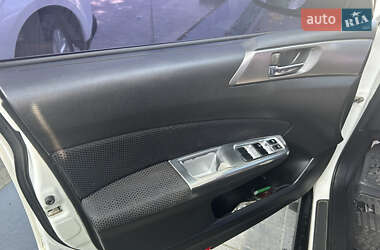 Внедорожник / Кроссовер Subaru Forester 2011 в 