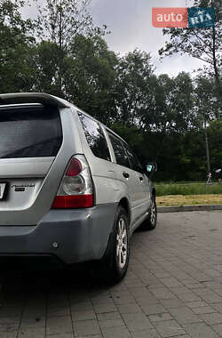 Внедорожник / Кроссовер Subaru Forester 2006 в 