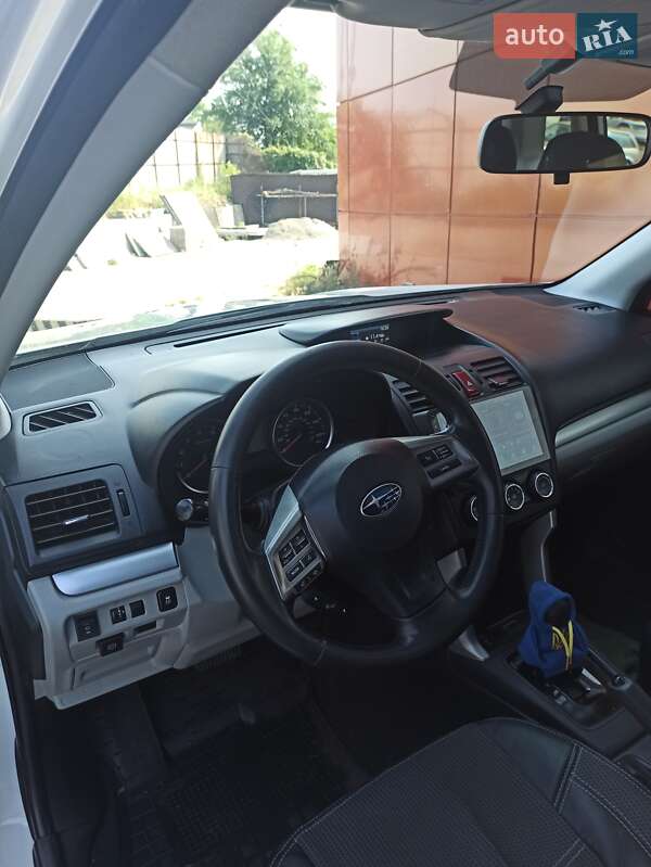 Позашляховик / Кросовер Subaru Forester 2014 в Дніпрі