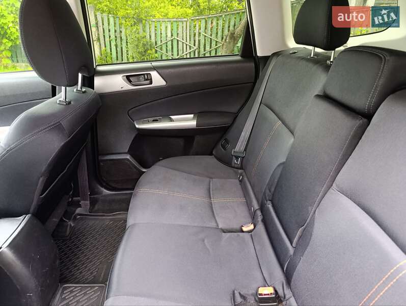 Внедорожник / Кроссовер Subaru Forester 2010 в Конотопе