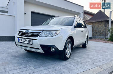 Позашляховик / Кросовер Subaru Forester 2010 в Києві