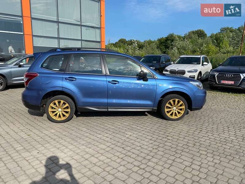 Позашляховик / Кросовер Subaru Forester 2015 в Львові
