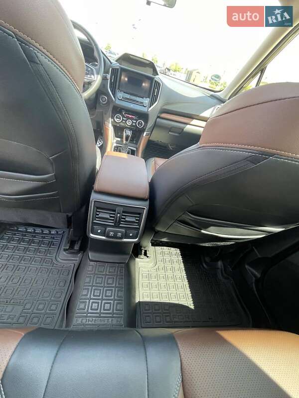 Внедорожник / Кроссовер Subaru Forester 2021 в Киеве