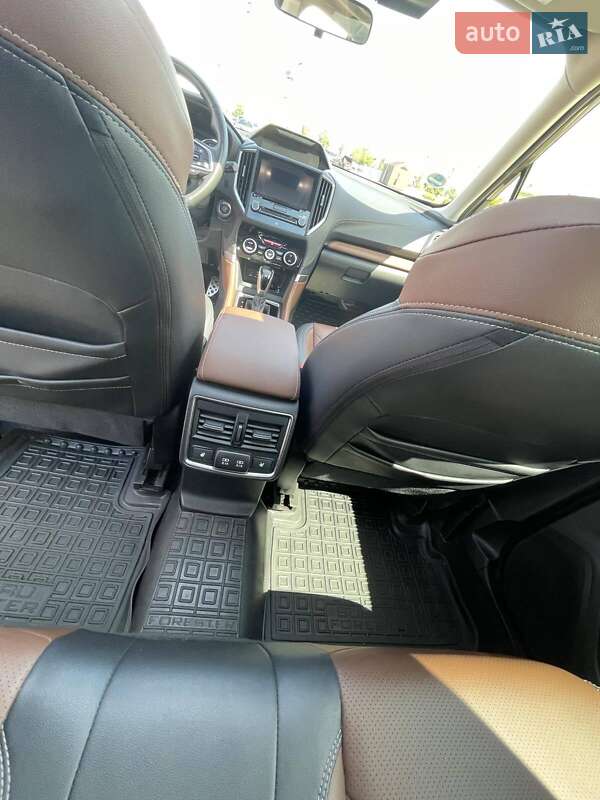 Внедорожник / Кроссовер Subaru Forester 2021 в Киеве