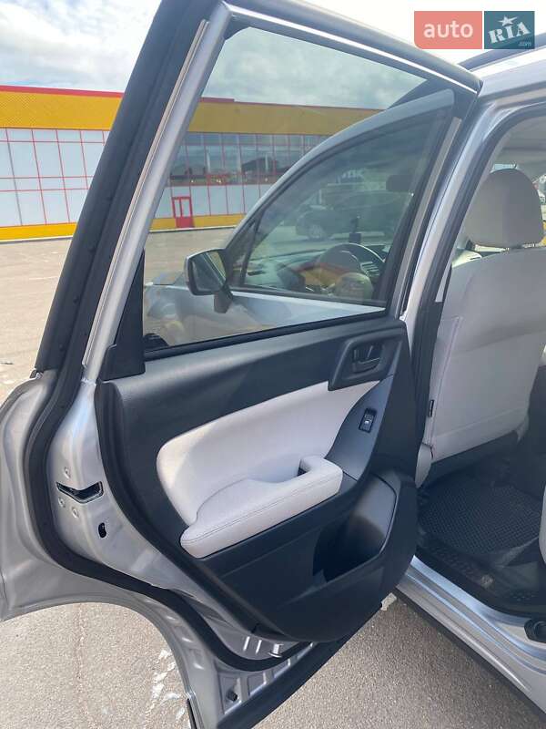 Внедорожник / Кроссовер Subaru Forester 2014 в Житомире
