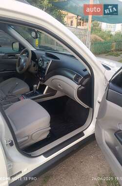 Внедорожник / Кроссовер Subaru Forester 2012 в 