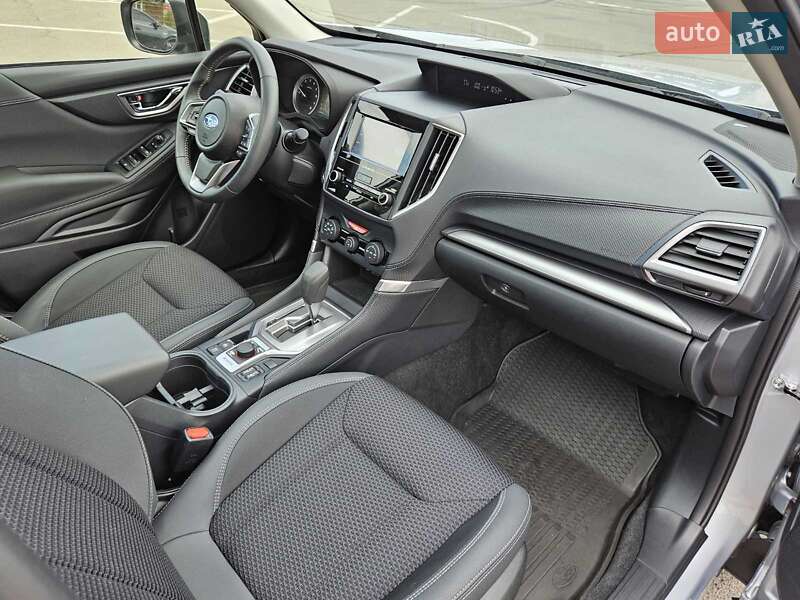 Внедорожник / Кроссовер Subaru Forester 2024 в Днепре