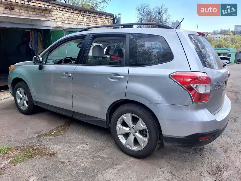 Внедорожник / Кроссовер Subaru Forester 2015 в Киеве