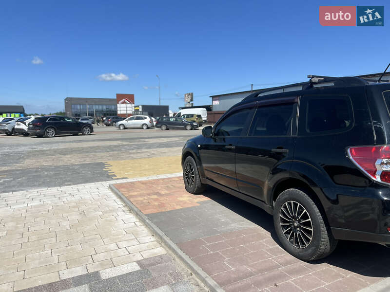 Внедорожник / Кроссовер Subaru Forester 2011 в Львове