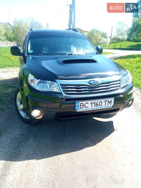 Внедорожник / Кроссовер Subaru Forester 2010 в Львове