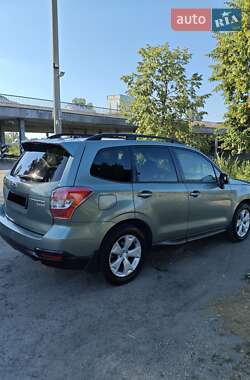 Внедорожник / Кроссовер Subaru Forester 2015 в 