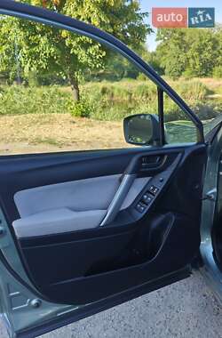 Внедорожник / Кроссовер Subaru Forester 2015 в 