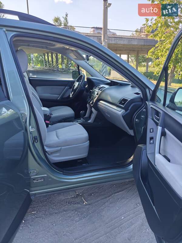 Внедорожник / Кроссовер Subaru Forester 2015 в Днепре