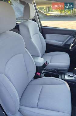Внедорожник / Кроссовер Subaru Forester 2015 в 