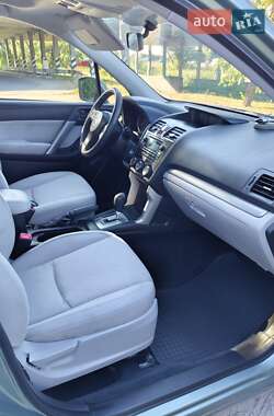 Внедорожник / Кроссовер Subaru Forester 2015 в 
