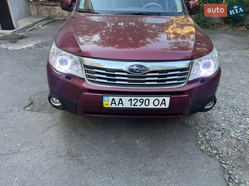 Позашляховик / Кросовер Subaru Forester 2009 в Києві