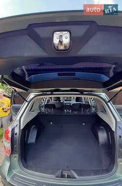 Внедорожник / Кроссовер Subaru Forester 2015 в 