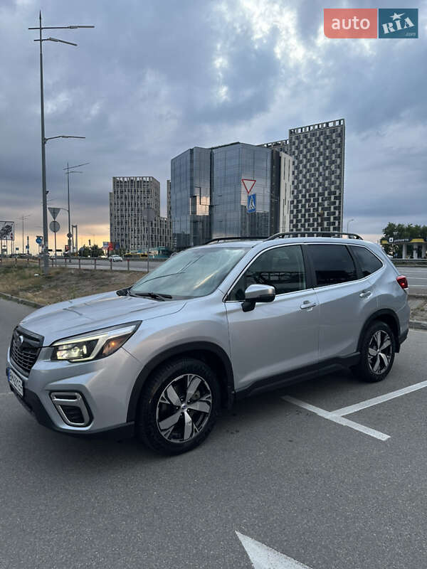 Внедорожник / Кроссовер Subaru Forester 2019 в Киеве