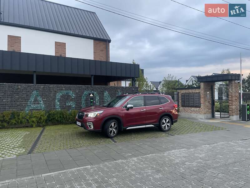 Позашляховик / Кросовер Subaru Forester 2018 в Львові