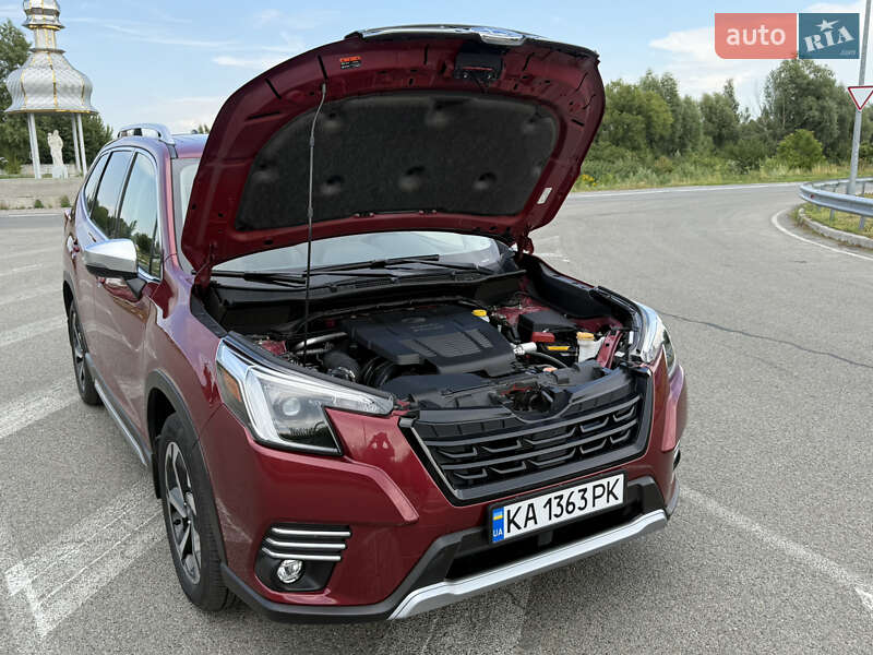 Внедорожник / Кроссовер Subaru Forester 2024 в Киеве