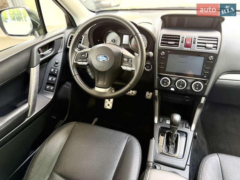 Позашляховик / Кросовер Subaru Forester 2015 в Дніпрі