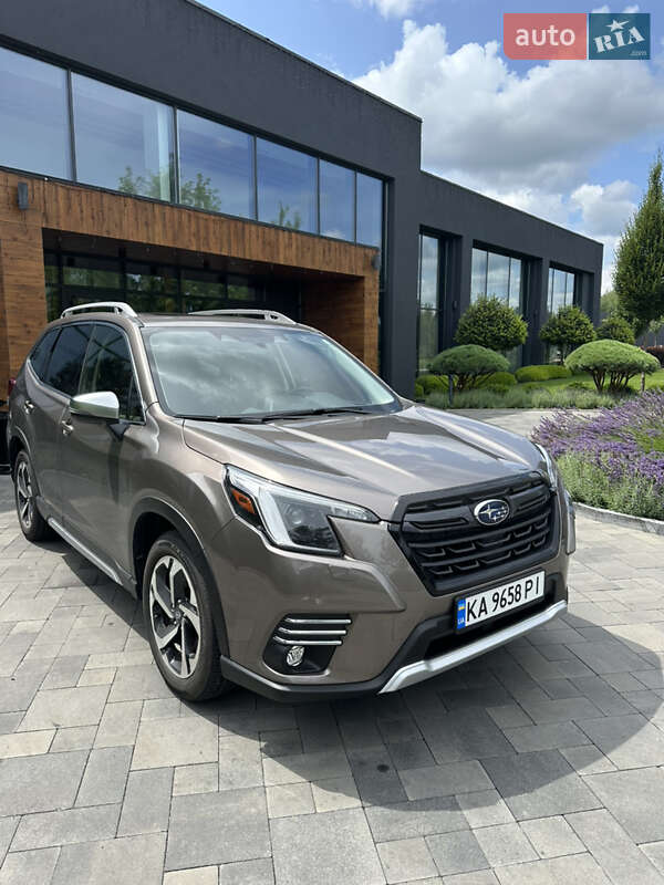Внедорожник / Кроссовер Subaru Forester 2023 в Киеве