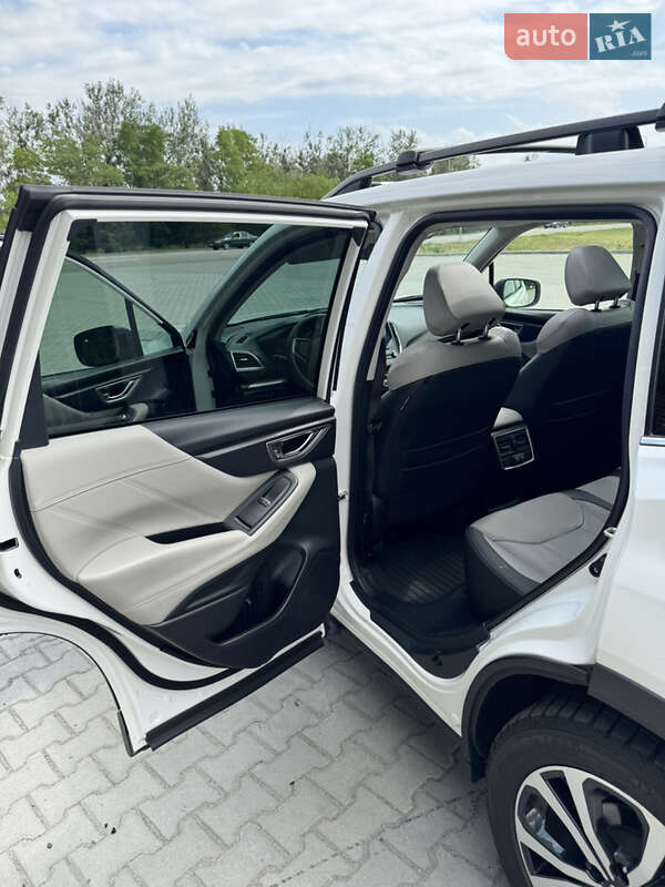 Позашляховик / Кросовер Subaru Forester 2021 в Дніпрі