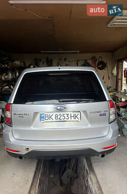 Внедорожник / Кроссовер Subaru Forester 2010 в Каменском