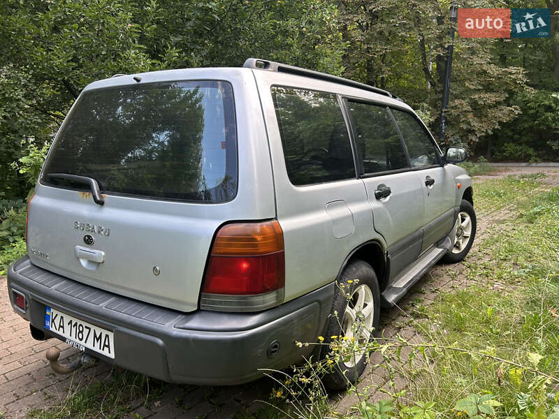 Внедорожник / Кроссовер Subaru Forester 1998 в Киеве