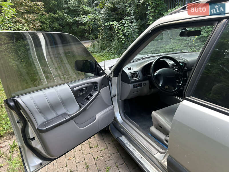 Внедорожник / Кроссовер Subaru Forester 1998 в Киеве