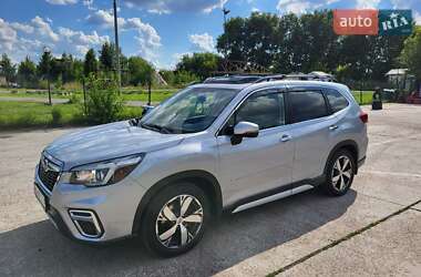 Внедорожник / Кроссовер Subaru Forester 2018 в Киеве