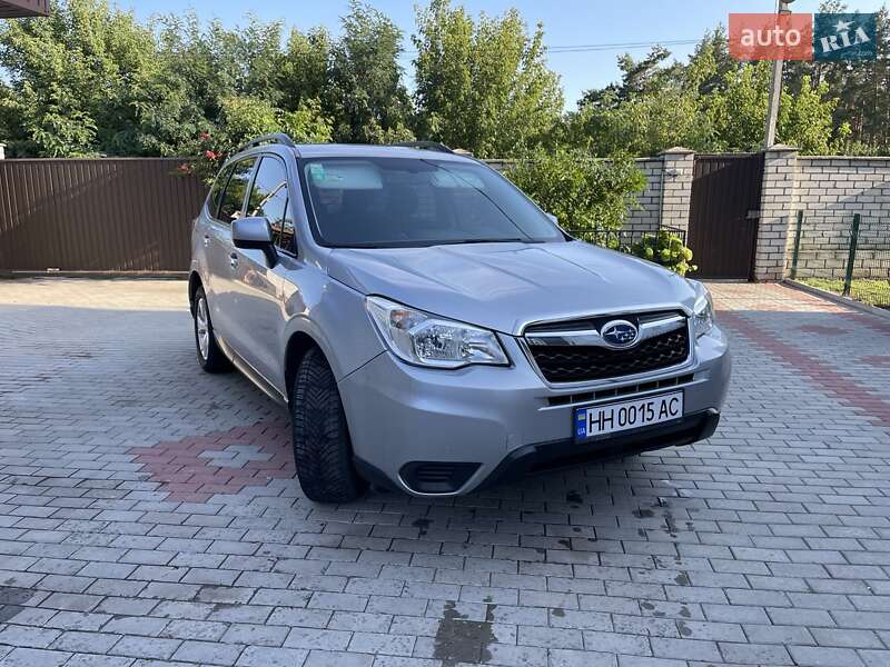 Внедорожник / Кроссовер Subaru Forester 2014 в 