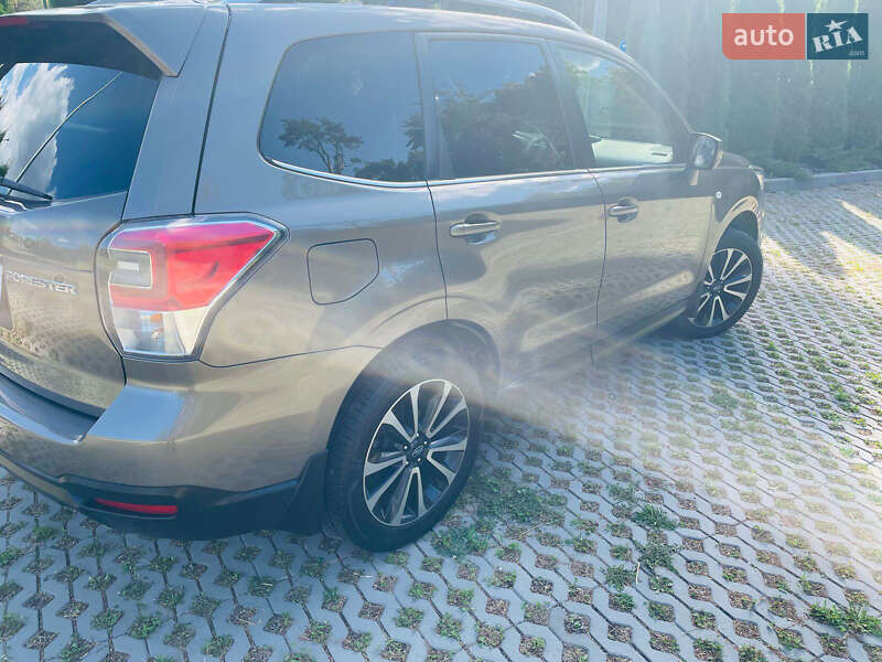 Внедорожник / Кроссовер Subaru Forester 2017 в Харькове