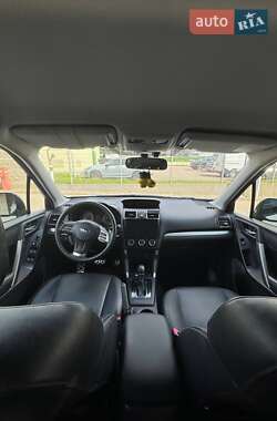 Внедорожник / Кроссовер Subaru Forester 2013 в 