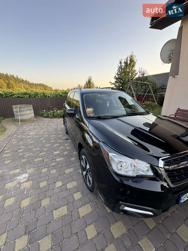 Внедорожник / Кроссовер Subaru Forester 2017 в Яворове