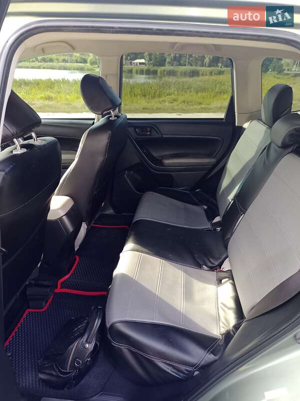 Внедорожник / Кроссовер Subaru Forester 2015 в Богодухове