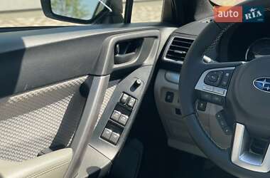 Внедорожник / Кроссовер Subaru Forester 2018 в 